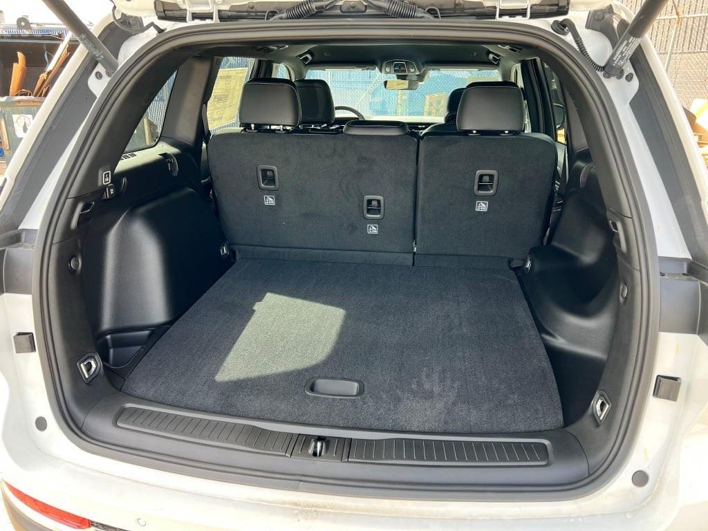 new 2025 Jeep Grand Cherokee car, priced at $46,700