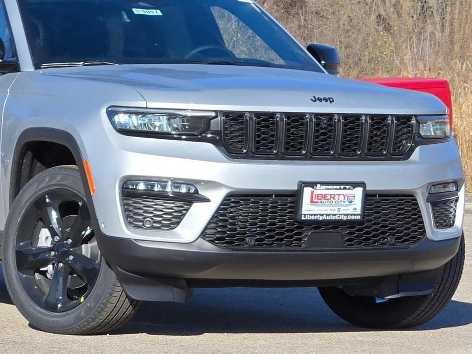 new 2025 Jeep Grand Cherokee car, priced at $58,230