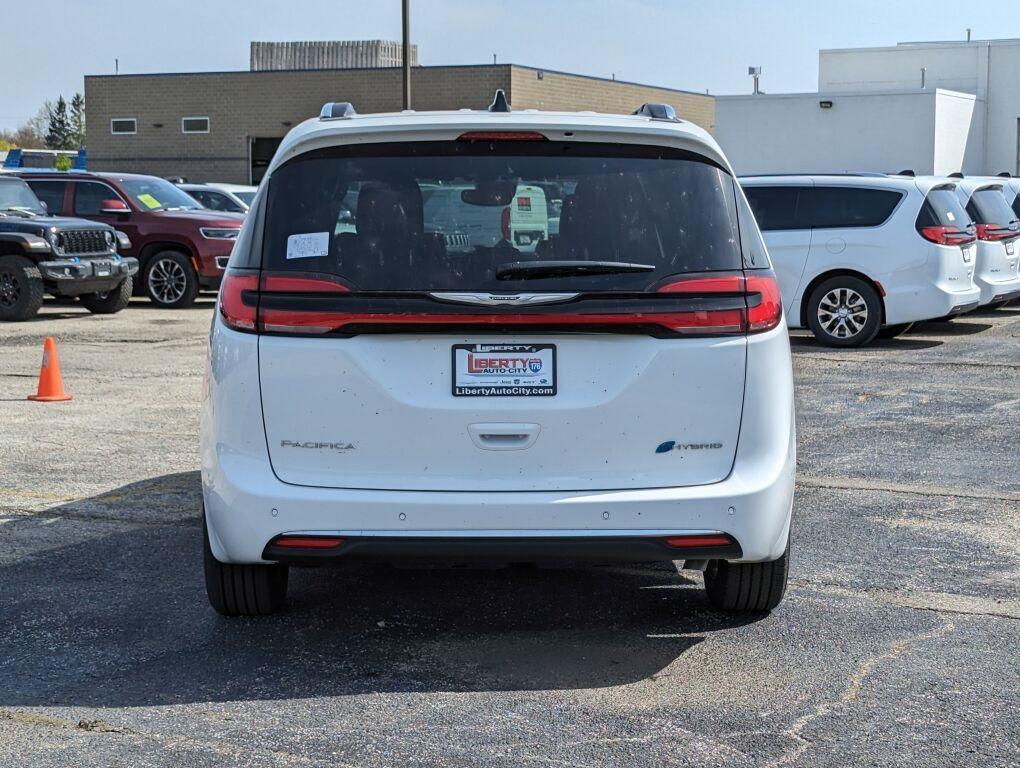 new 2024 Chrysler Pacifica car, priced at $48,640