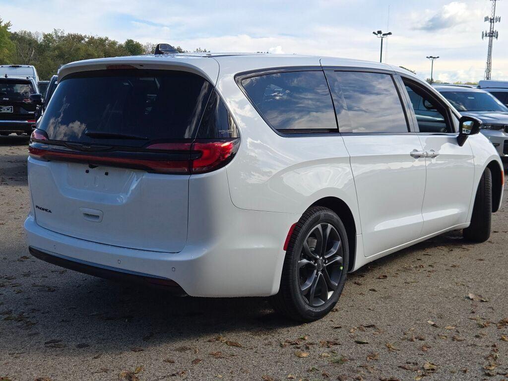 new 2026 Chrysler Pacifica car, priced at $47,449