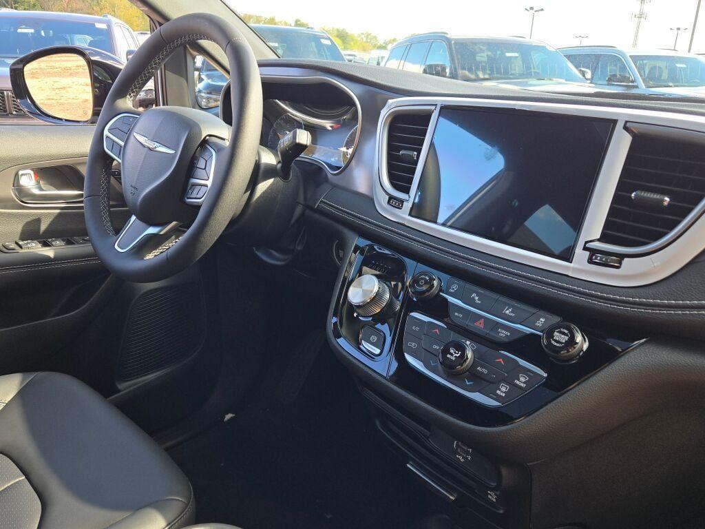 new 2026 Chrysler Pacifica car, priced at $47,449