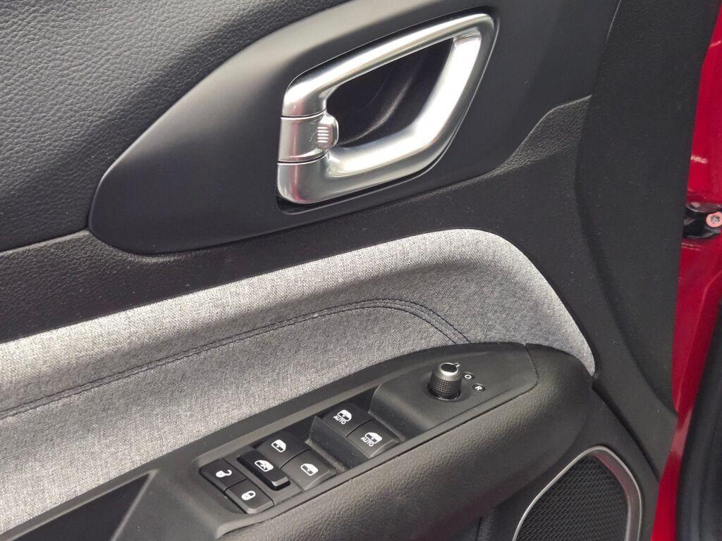 new 2025 Jeep Compass car, priced at $26,995