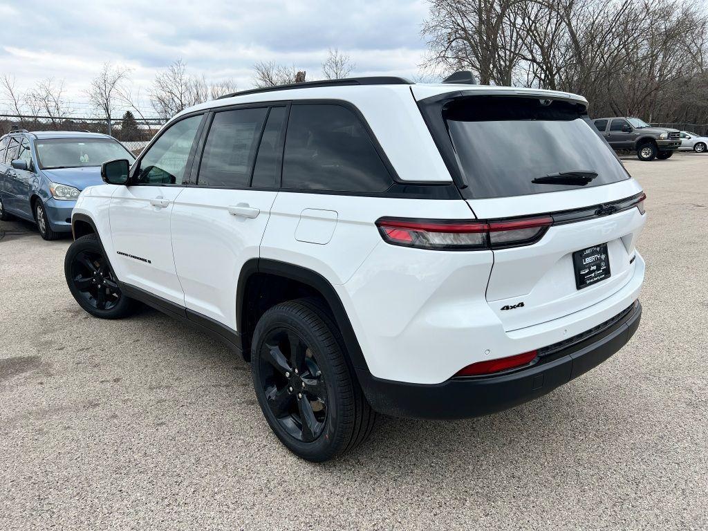 new 2025 Jeep Grand Cherokee car, priced at $56,840