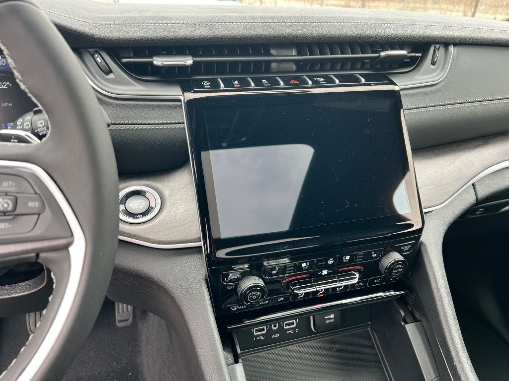 new 2025 Jeep Grand Cherokee car, priced at $56,840