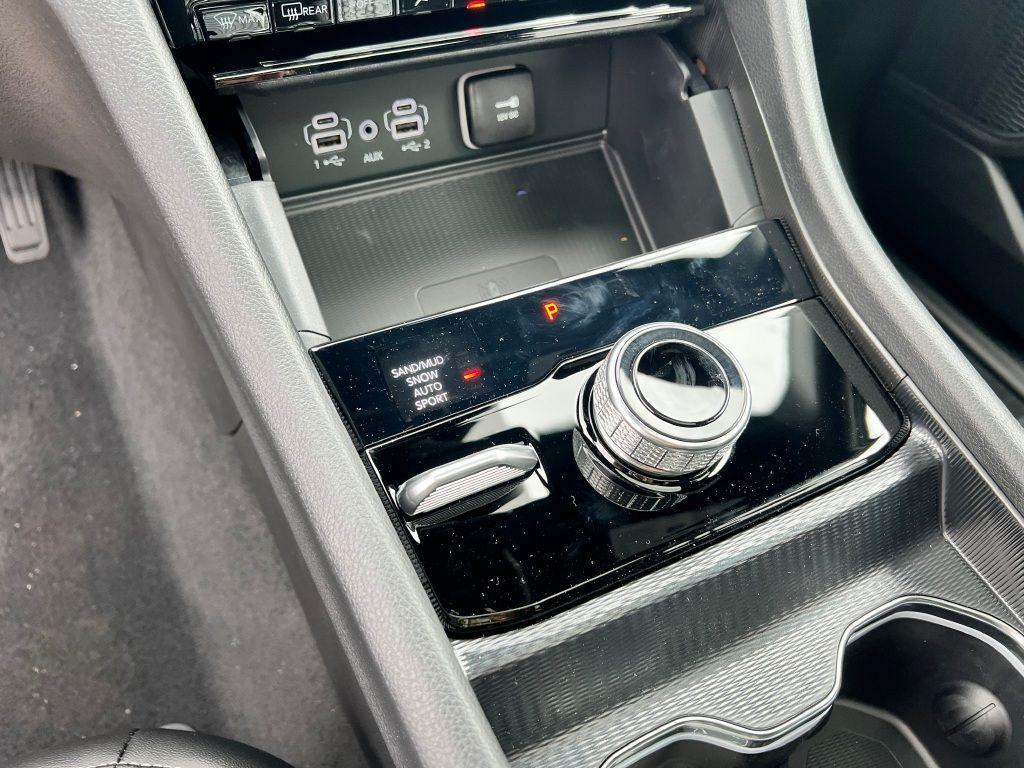 new 2025 Jeep Grand Cherokee car, priced at $56,840