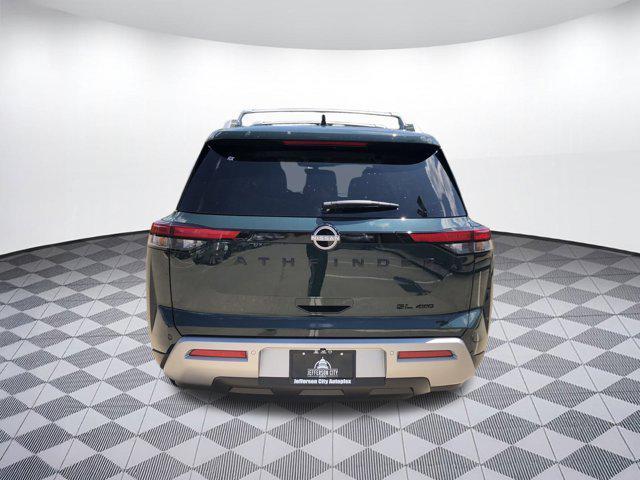 new 2025 Nissan Pathfinder car, priced at $43,901