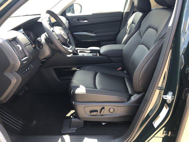 new 2025 Nissan Pathfinder car, priced at $43,901
