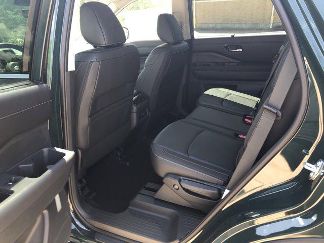 new 2025 Nissan Pathfinder car, priced at $43,901