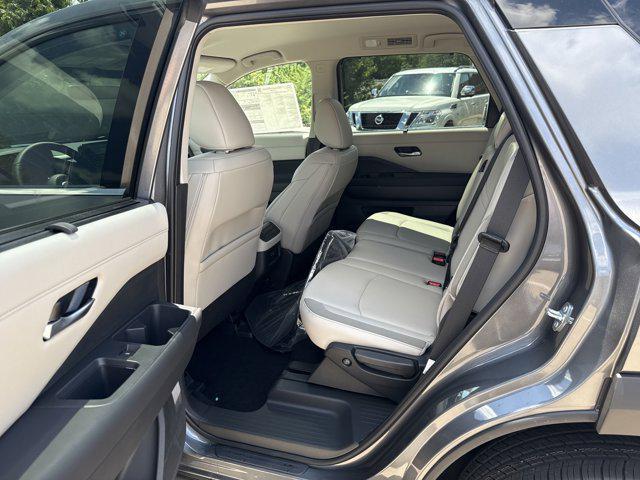 new 2025 Nissan Pathfinder car, priced at $43,791