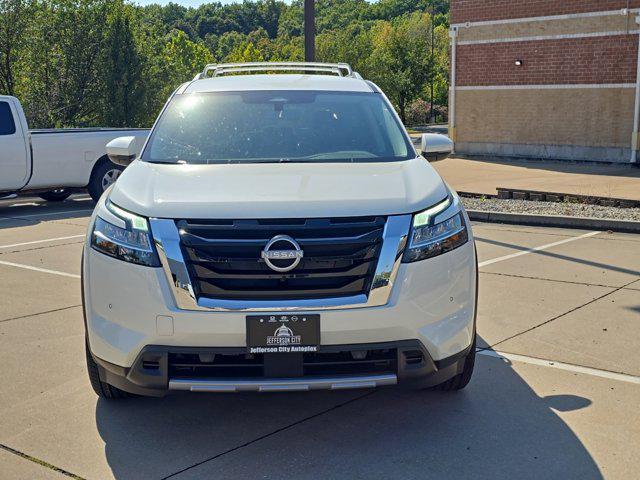 new 2024 Nissan Pathfinder car, priced at $43,991