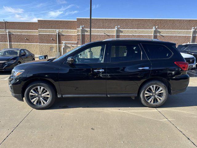 used 2019 Nissan Pathfinder car, priced at $17,998