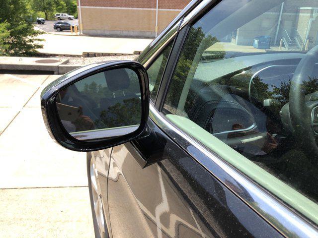 used 2023 Chrysler Pacifica car, priced at $27,998