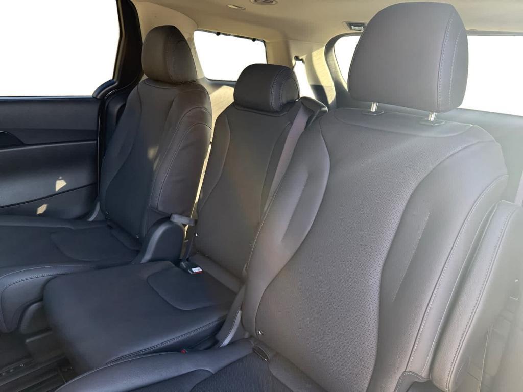 new 2026 Kia Carnival Hybrid car, priced at $55,440