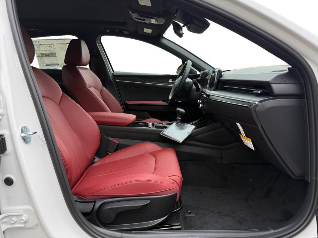 new 2025 Kia K5 car, priced at $32,301