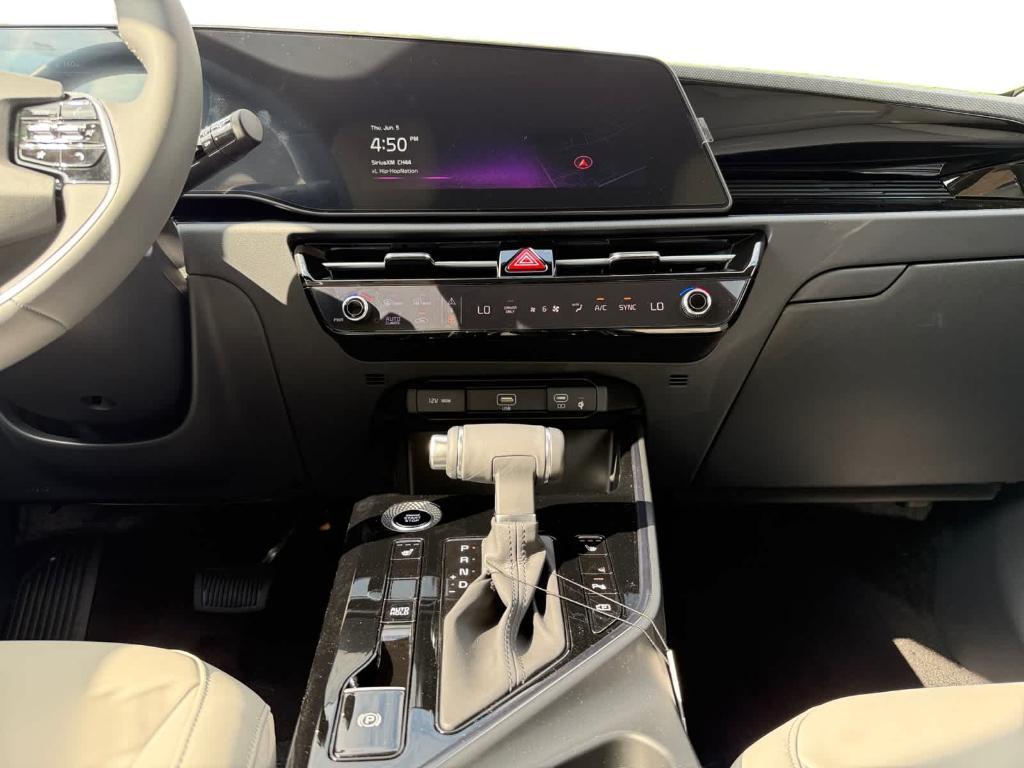 new 2025 Kia Niro car, priced at $29,861