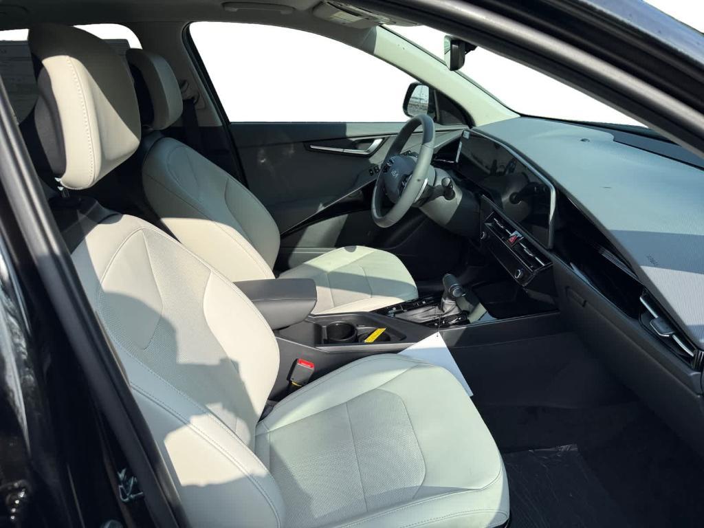 new 2025 Kia Niro car, priced at $32,754
