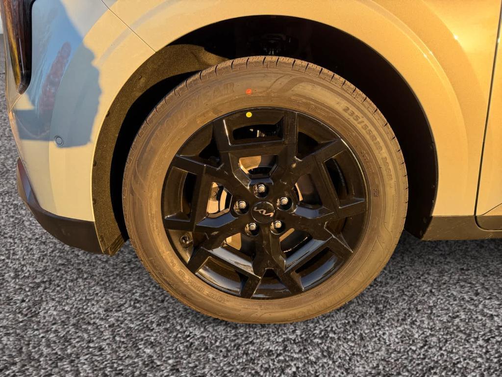 new 2026 Kia Carnival Hybrid car, priced at $47,751