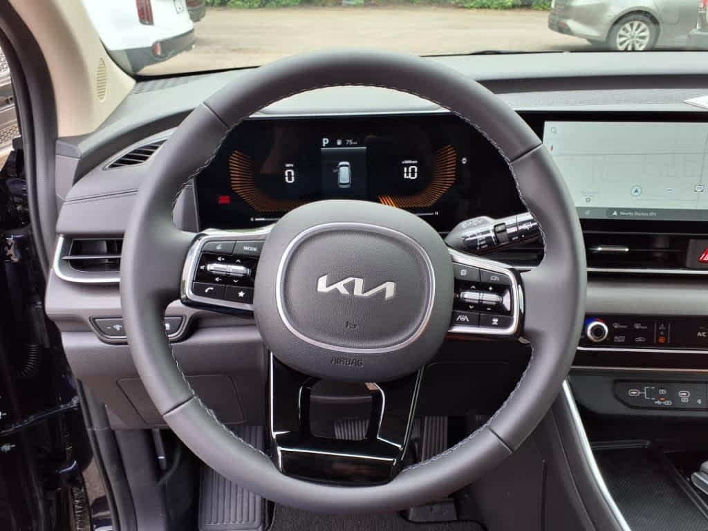 new 2025 Kia Carnival car, priced at $40,826