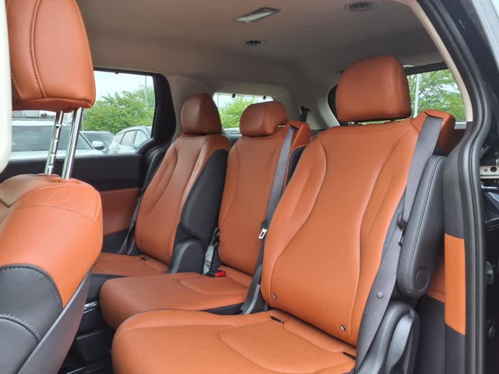 new 2025 Kia Carnival car, priced at $40,826