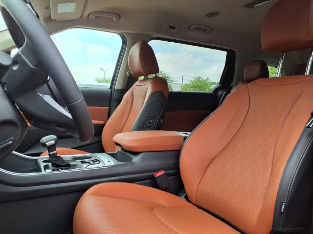new 2025 Kia Carnival car, priced at $40,826