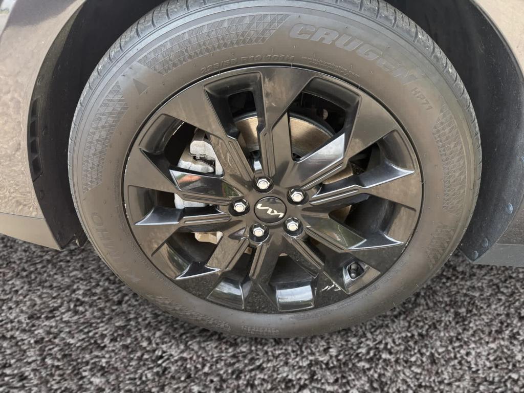used 2022 Kia Carnival car, priced at $26,017
