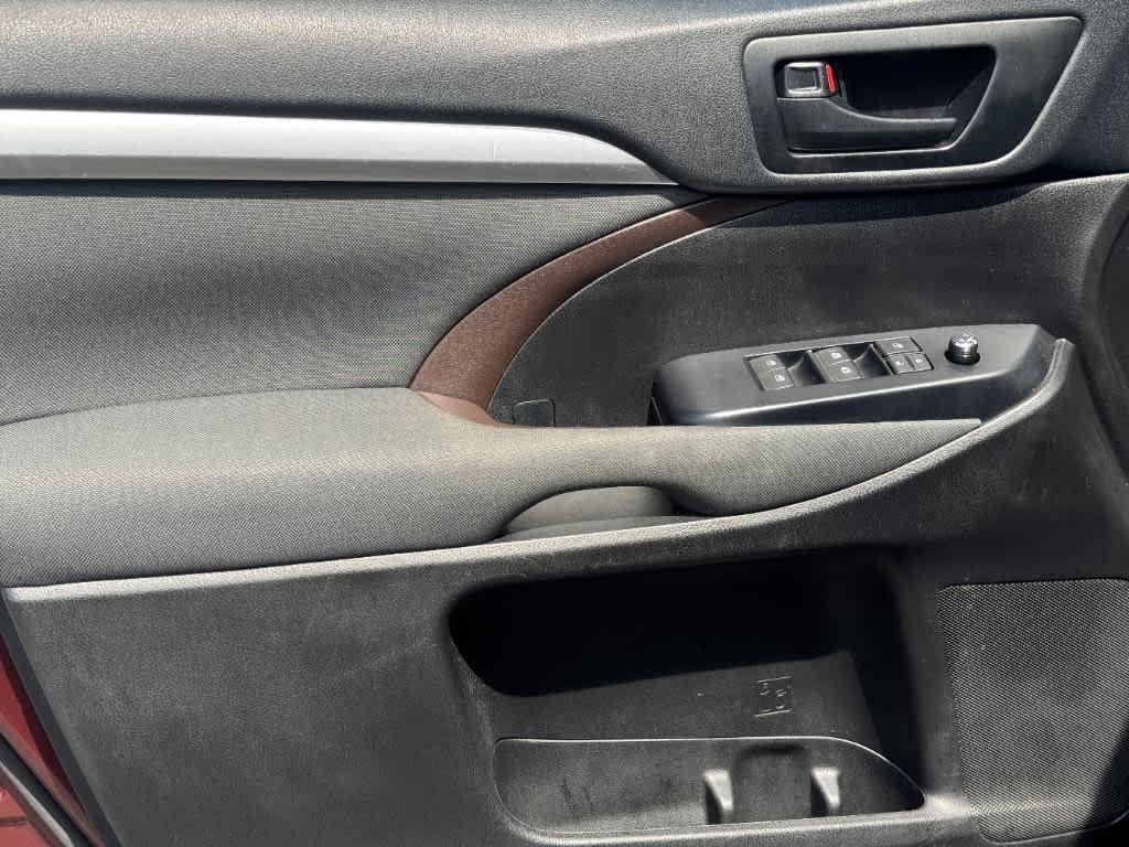 used 2019 Toyota Highlander car, priced at $21,949