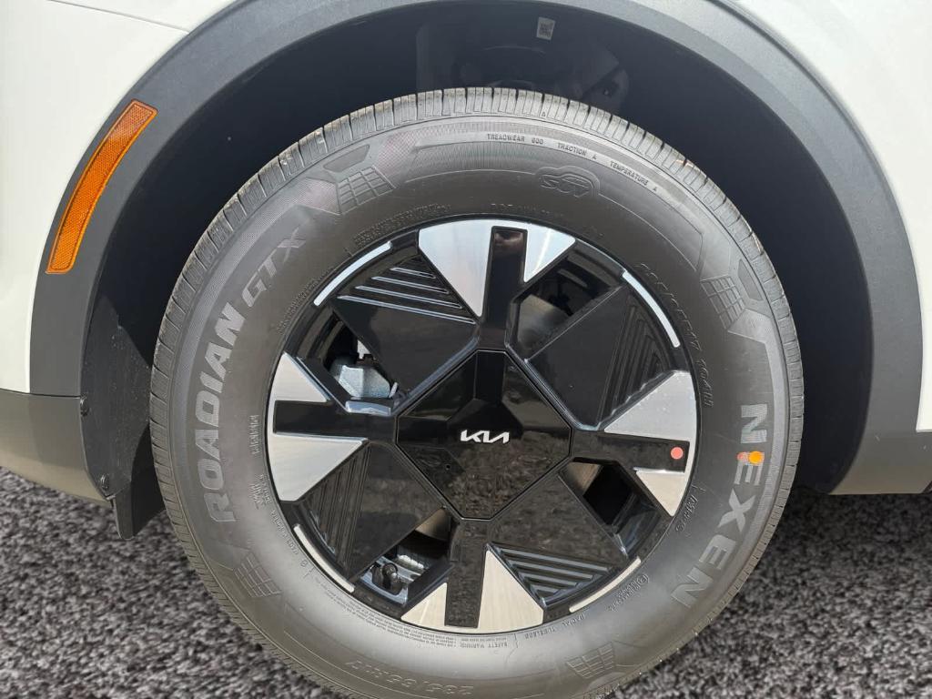 new 2026 Kia Sportage Hybrid car, priced at $30,885