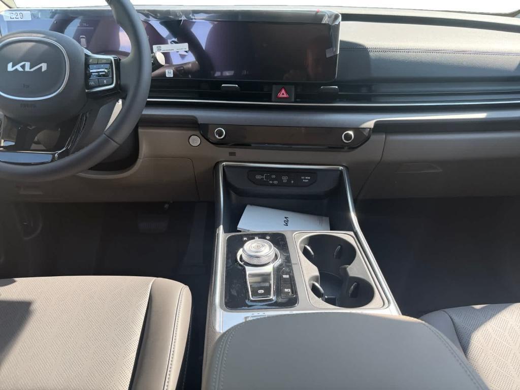 new 2026 Kia Carnival Hybrid car, priced at $43,073