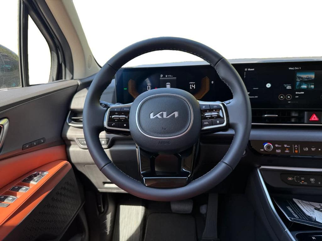 new 2026 Kia Carnival Hybrid car, priced at $42,648