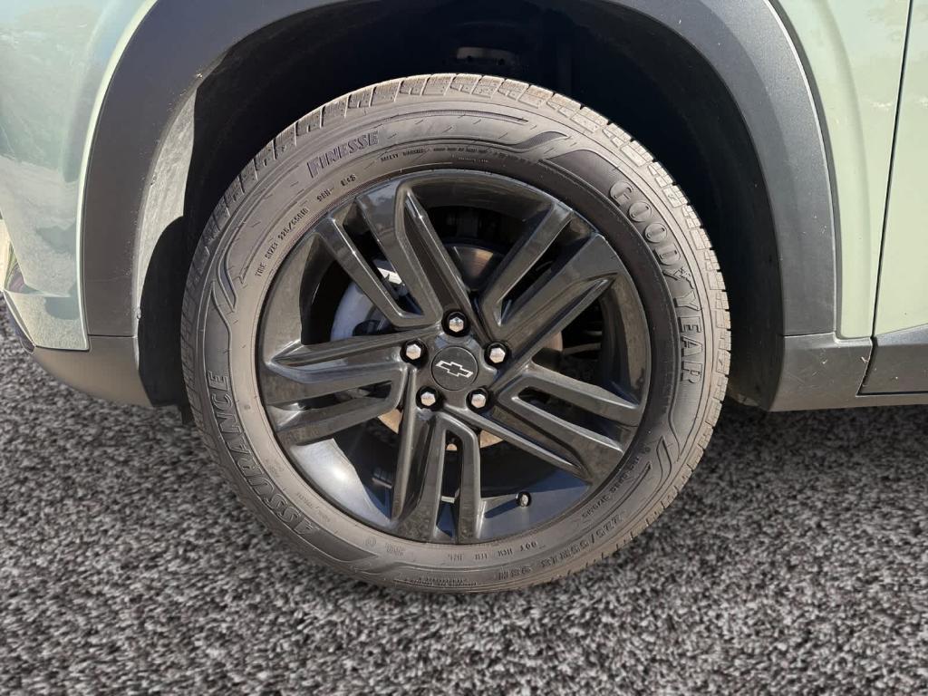 used 2025 Chevrolet Trax car, priced at $23,812