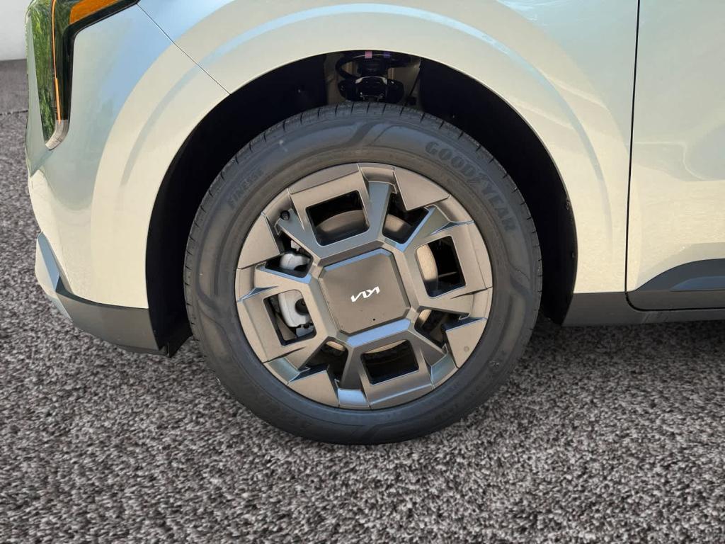 new 2025 Kia Carnival Hybrid car, priced at $42,870