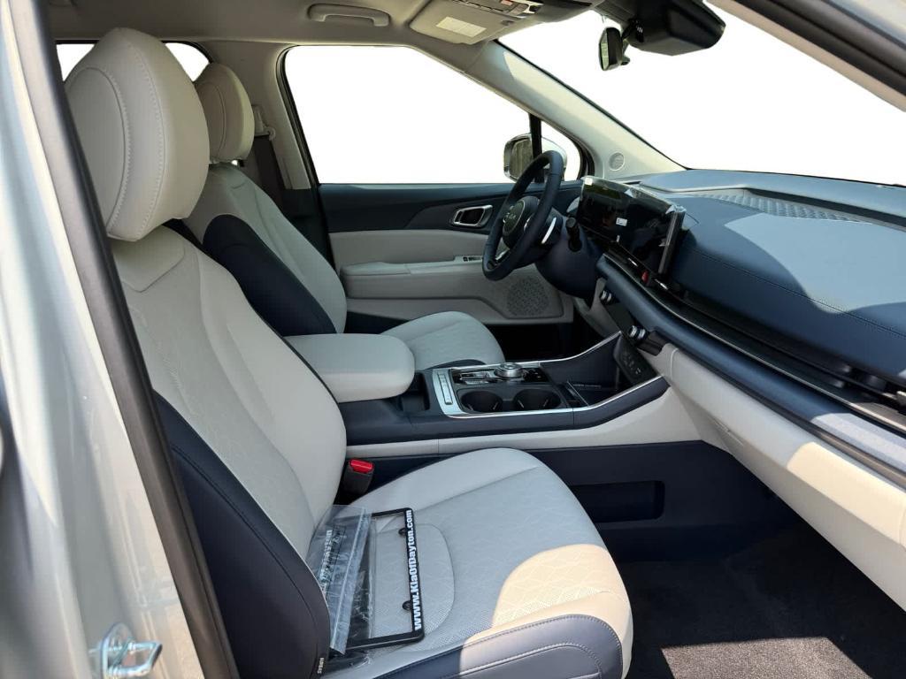 new 2025 Kia Carnival Hybrid car, priced at $42,870