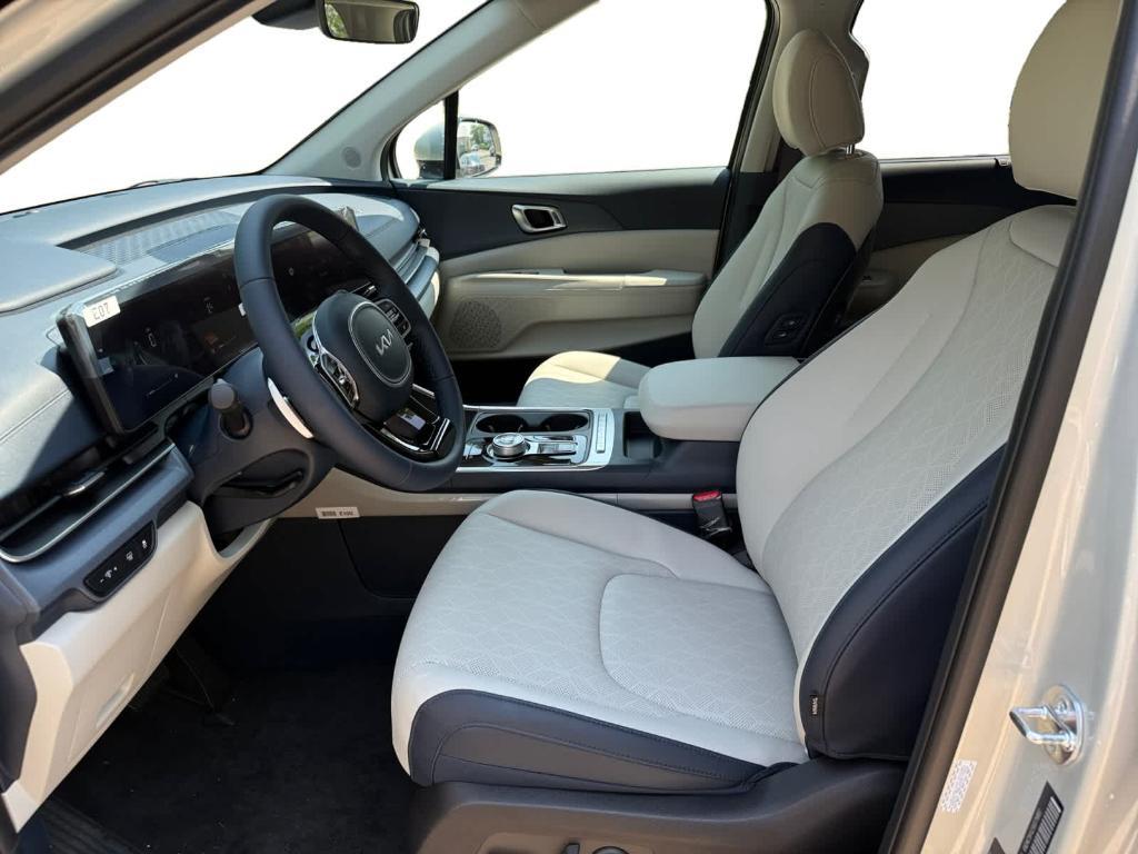 new 2025 Kia Carnival Hybrid car, priced at $42,870