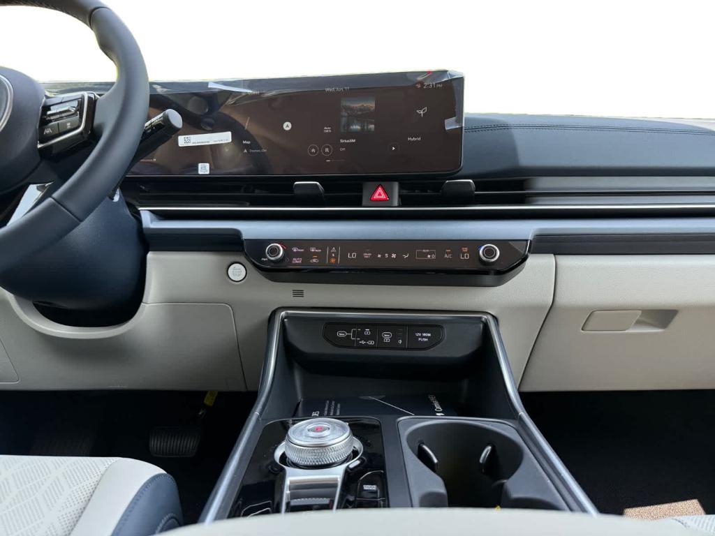 new 2025 Kia Carnival Hybrid car, priced at $42,870