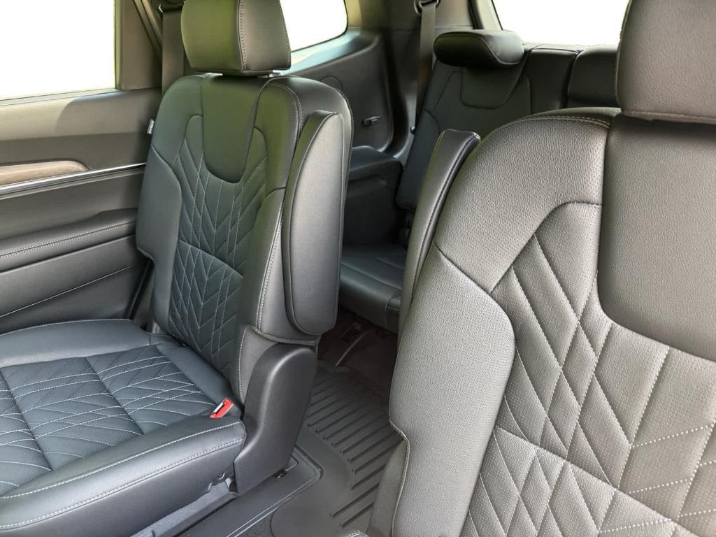 new 2025 Kia Telluride car, priced at $47,143
