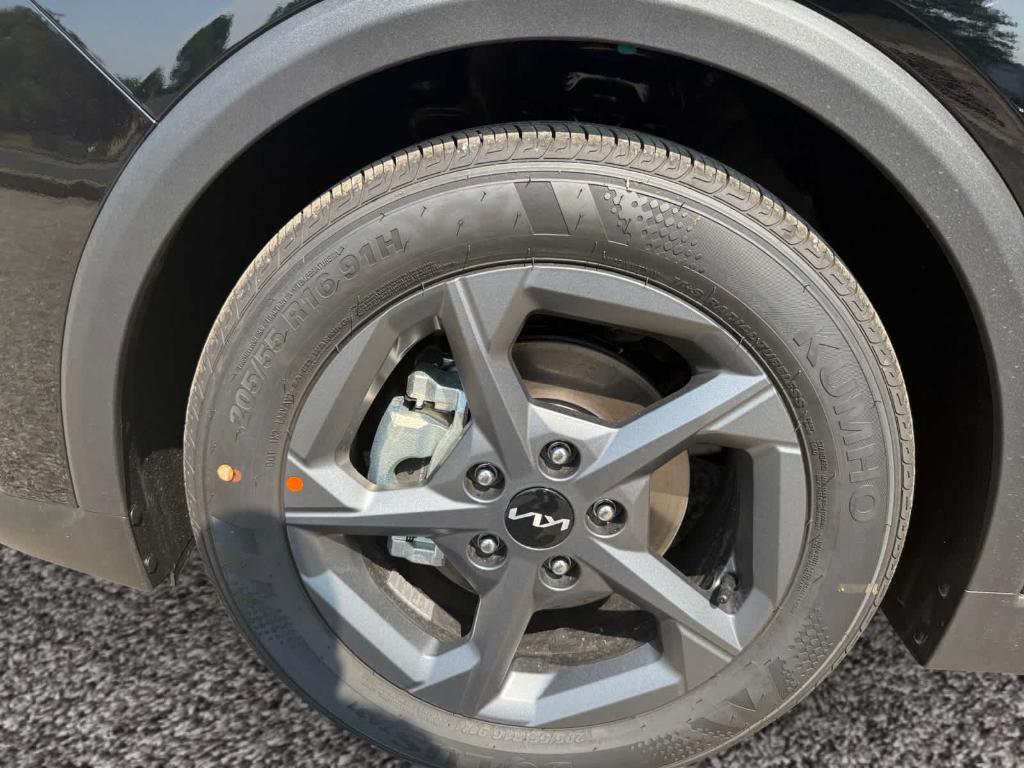 new 2025 Kia K4 car, priced at $22,984