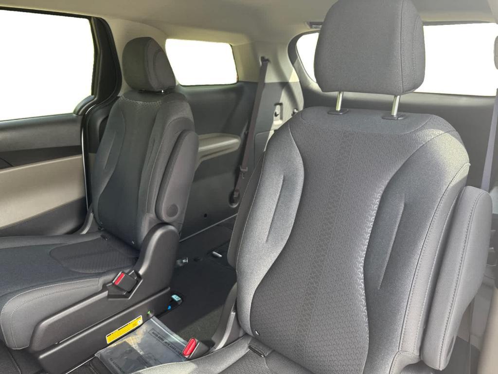 new 2026 Kia Carnival car, priced at $37,297