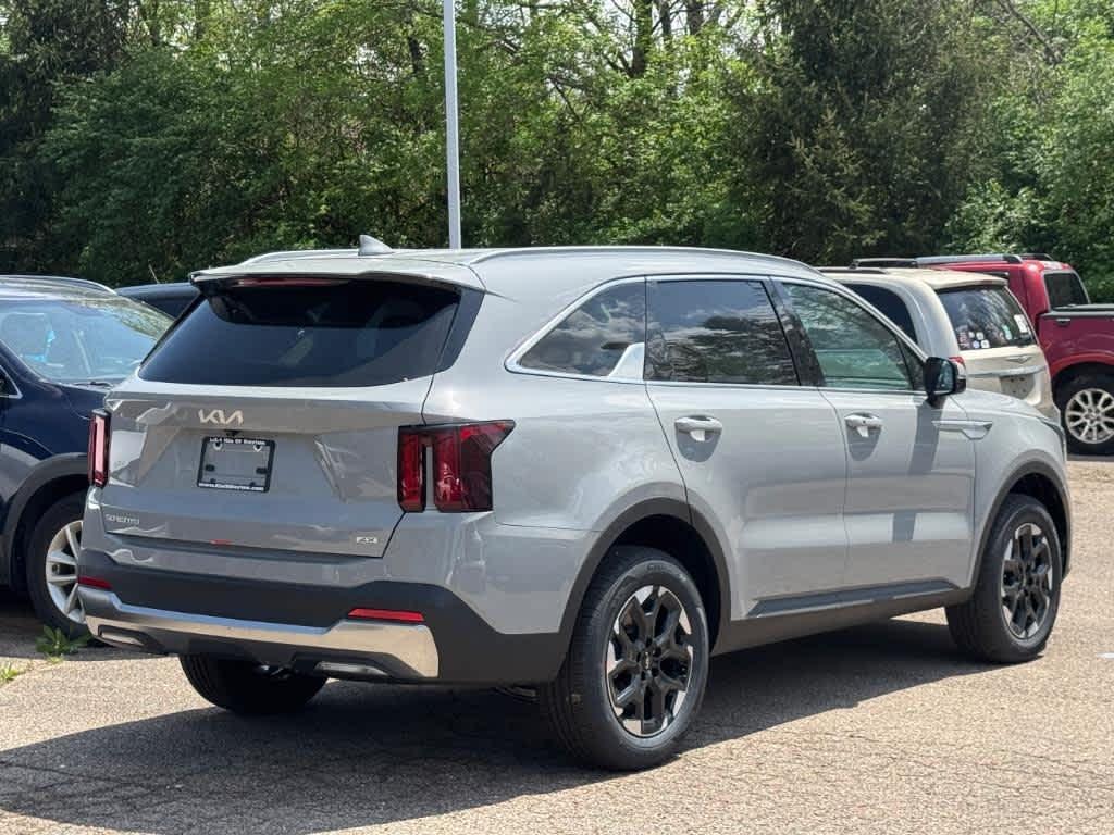 new 2025 Kia Sorento car, priced at $38,555