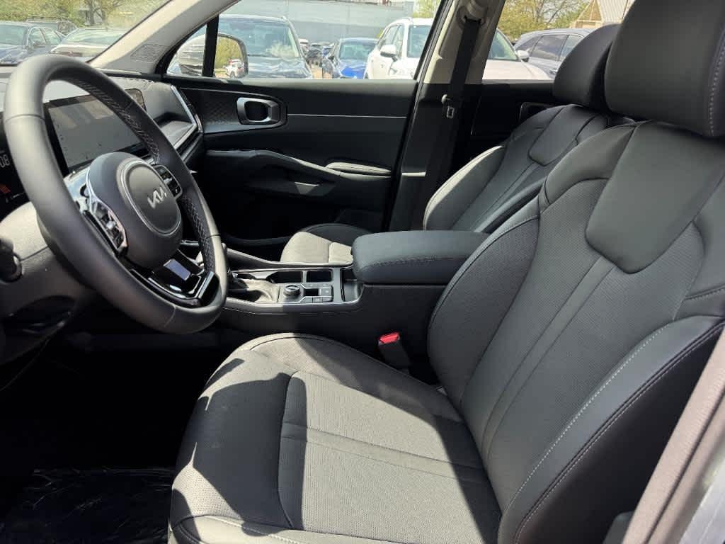 new 2025 Kia Sorento car, priced at $38,555