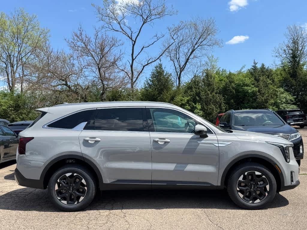 new 2025 Kia Sorento car, priced at $38,555
