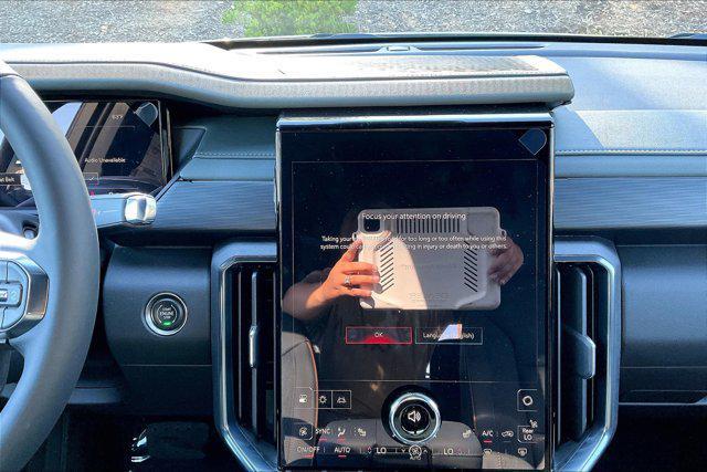 new 2025 GMC Acadia car, priced at $53,295