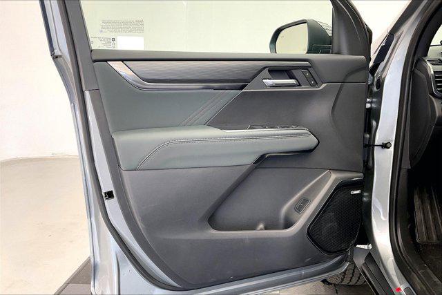new 2025 GMC Acadia car, priced at $53,290