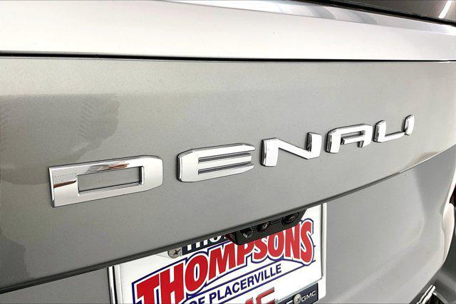 new 2025 GMC Yukon XL car