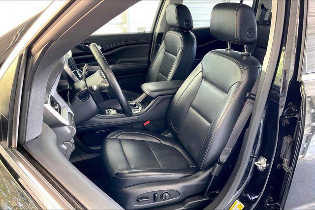 used 2023 GMC Acadia car, priced at $29,890