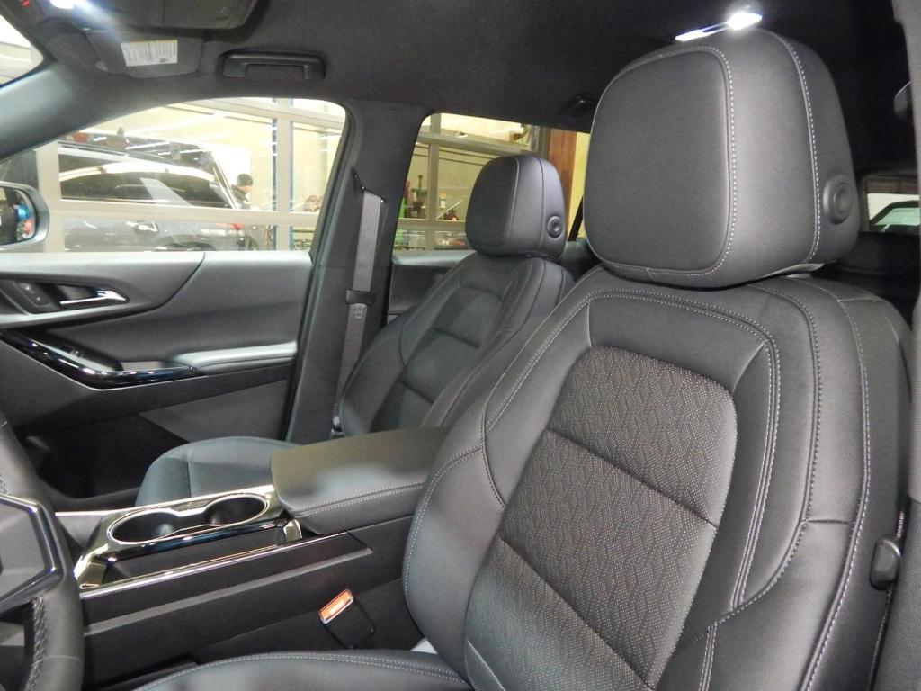 used 2025 Chevrolet Equinox car, priced at $28,995