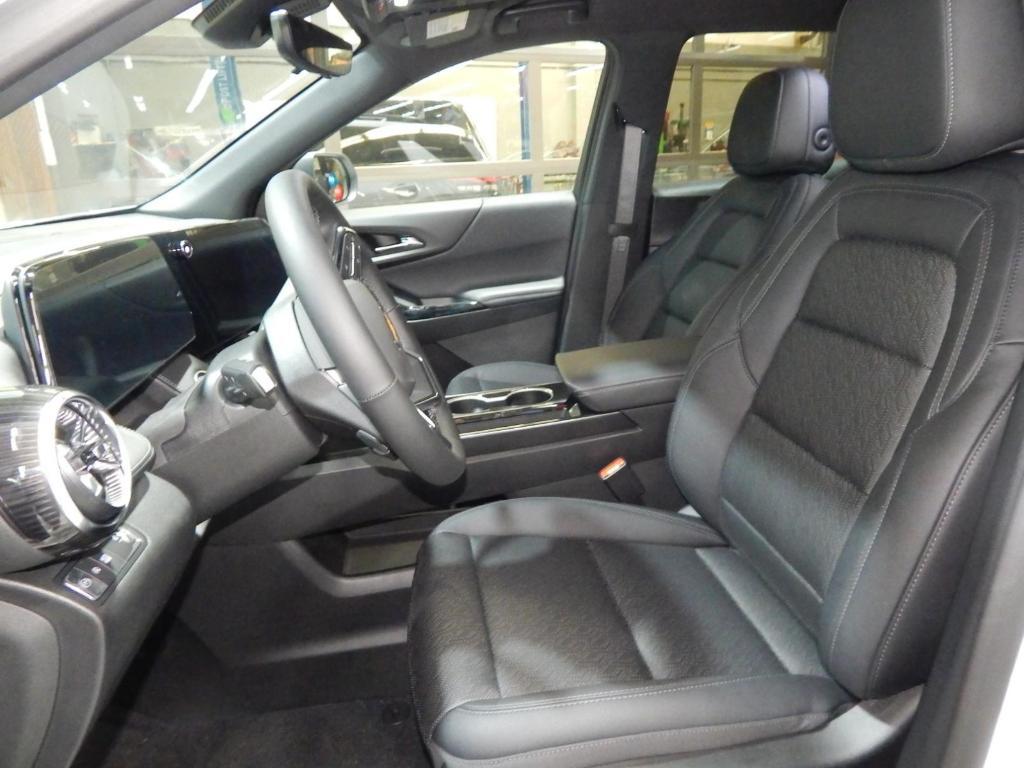 used 2025 Chevrolet Equinox car, priced at $28,995