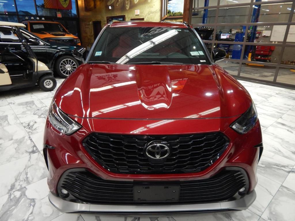 used 2021 Toyota Highlander car, priced at $24,898