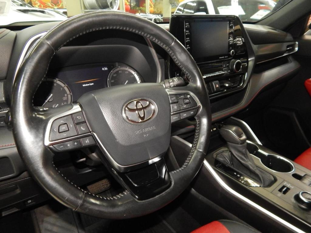 used 2021 Toyota Highlander car, priced at $24,898