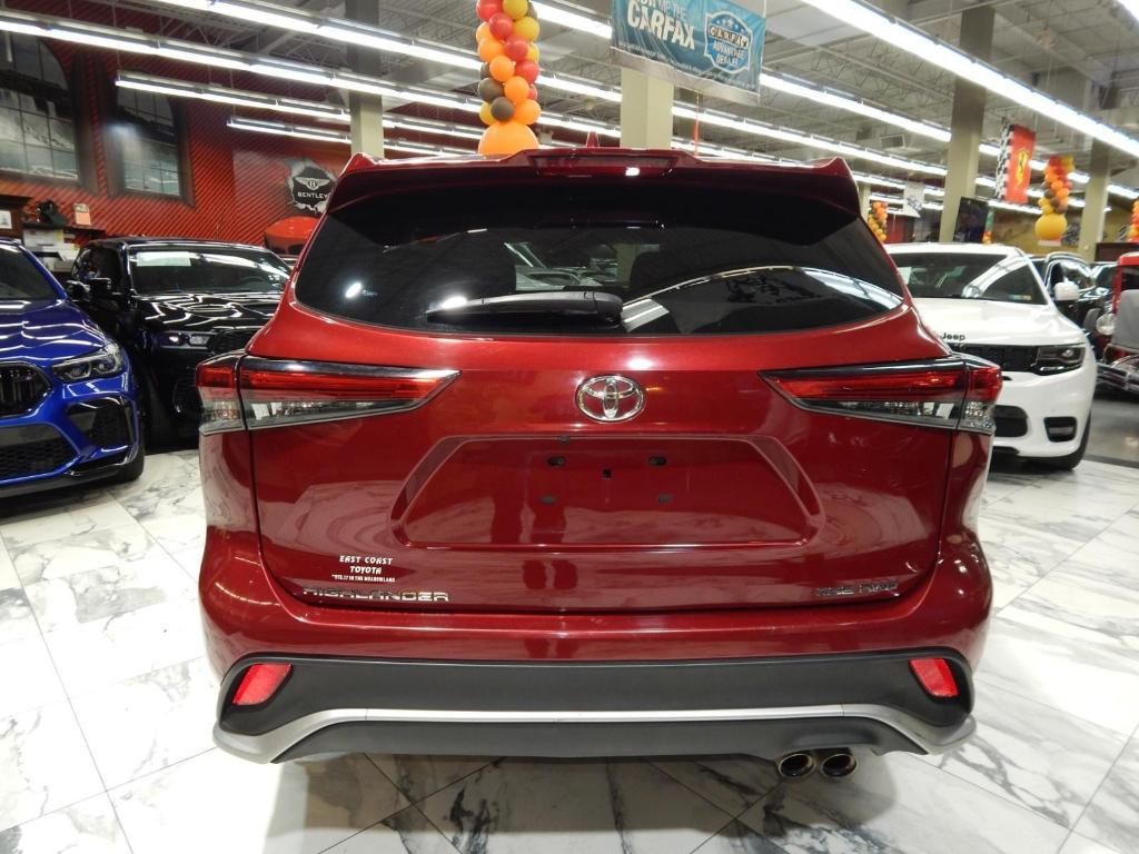 used 2021 Toyota Highlander car, priced at $24,898