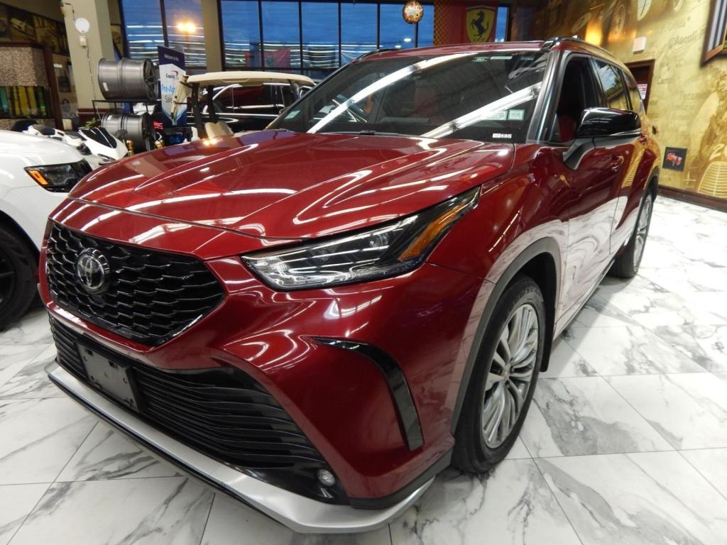 used 2021 Toyota Highlander car, priced at $24,898